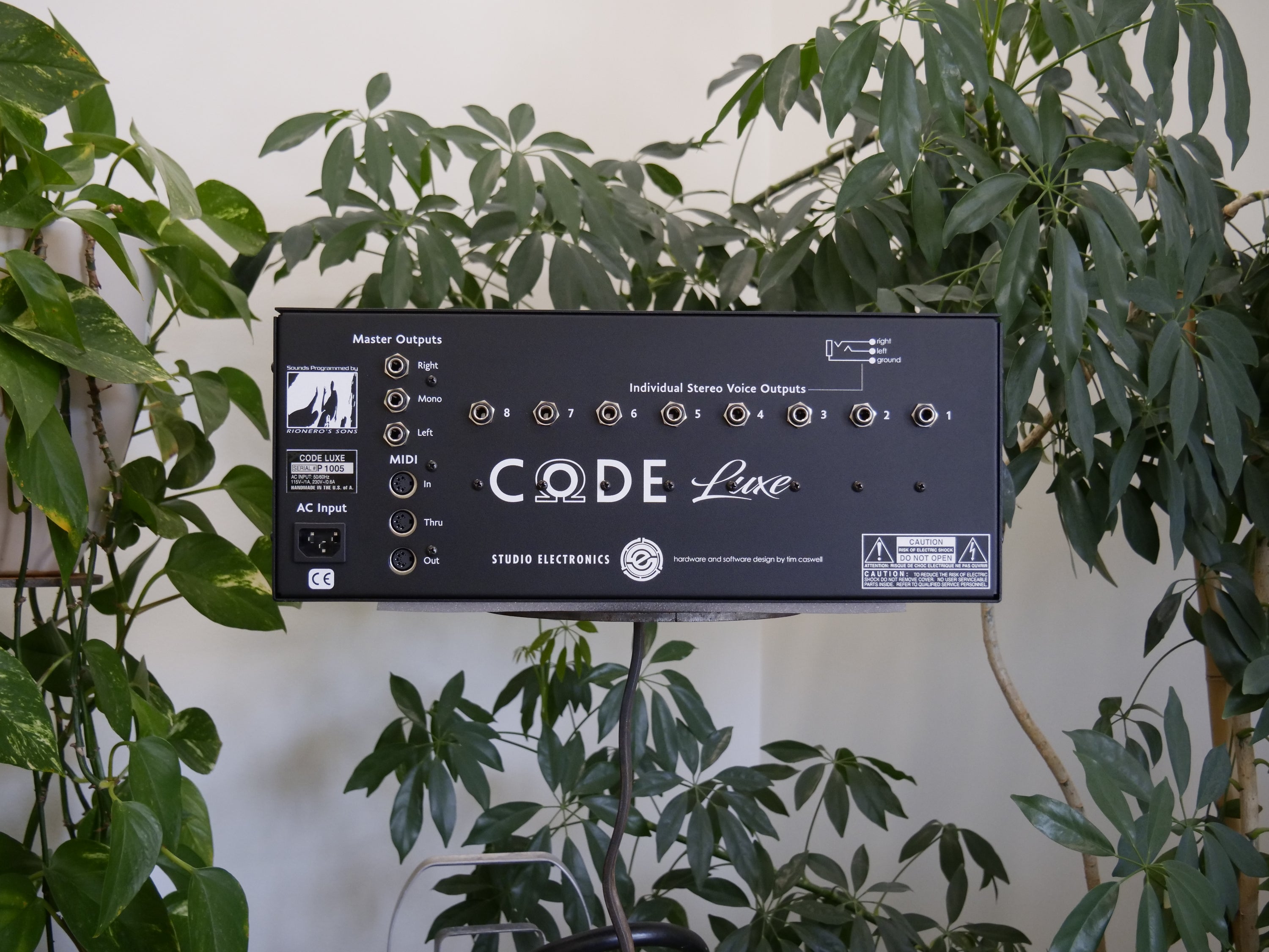 CODE Luxe 8-Voice Polyphonic Analog Synthesizer